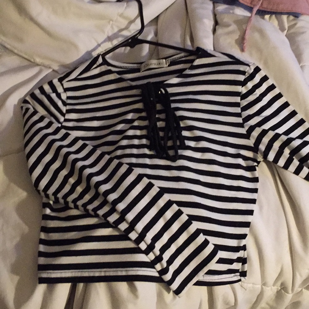 long sleeve crop top with stripes